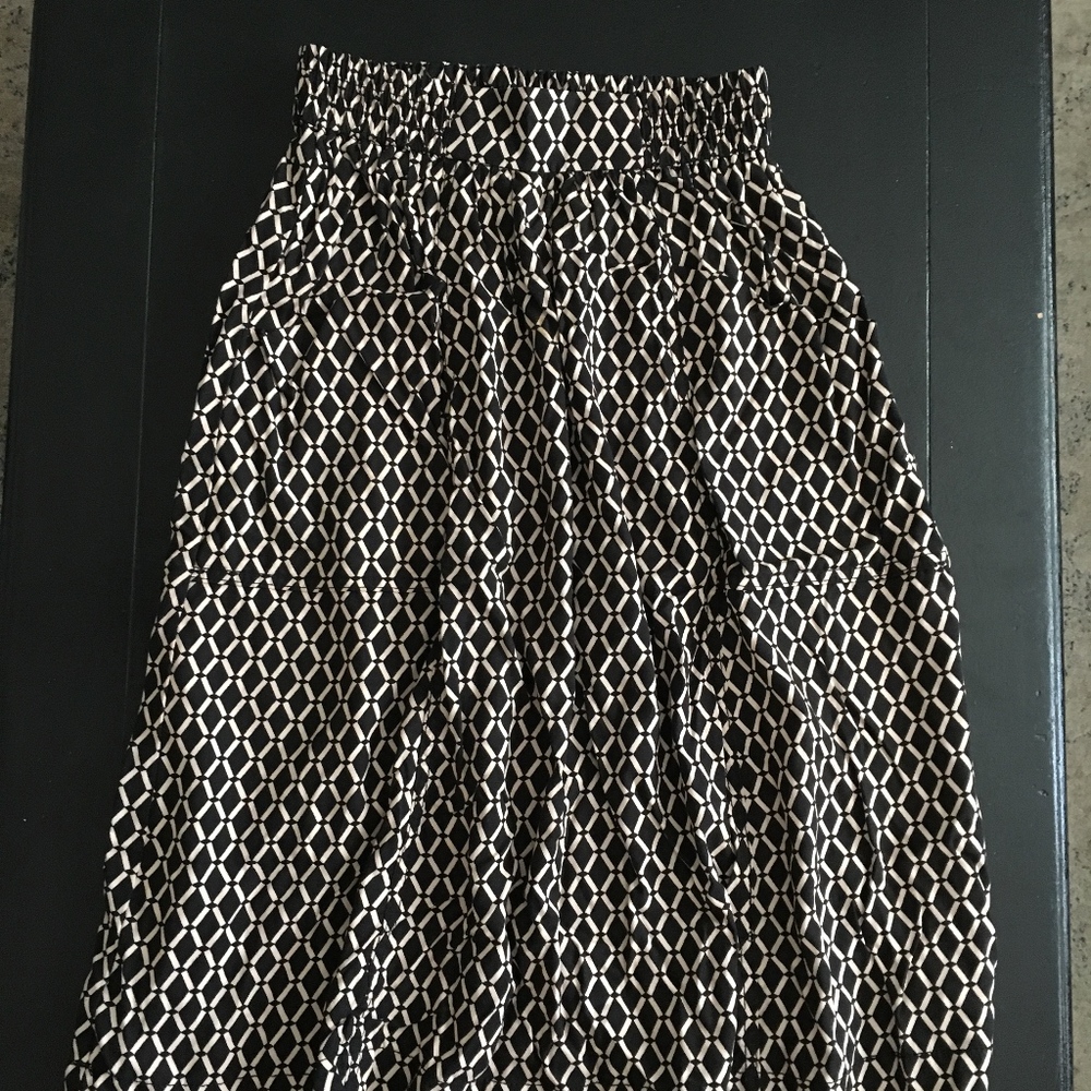 Mid-Length Skirt with Pockets